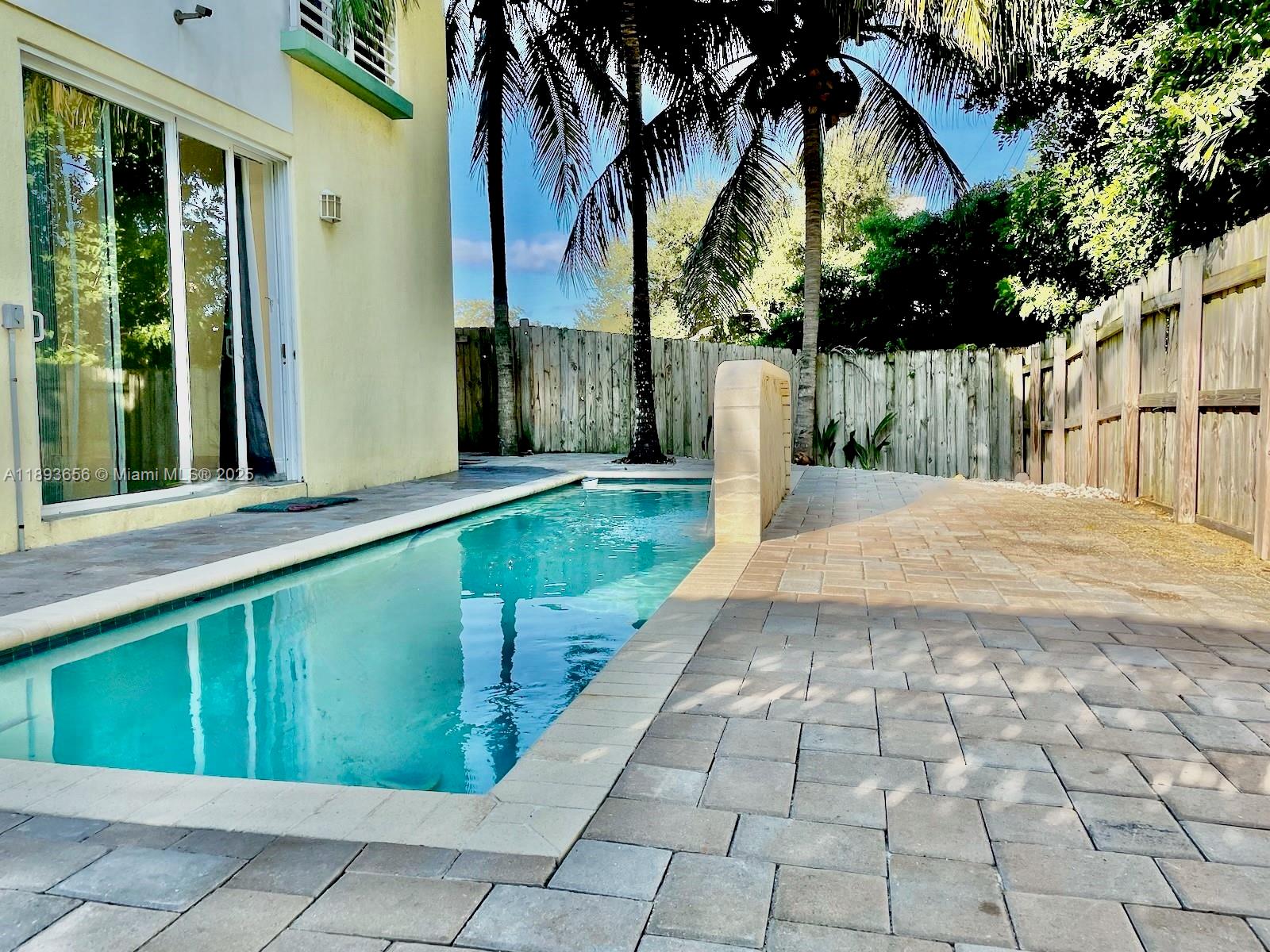 813 Southeast 18th Court Fort Lauderdale, FL 33316 - Photo 3 of 43