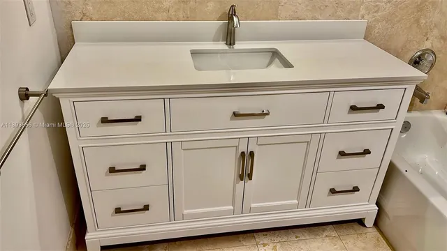 $4,300 | 813 Southeast 18th Court, Fort Lauderdale, FL 33316