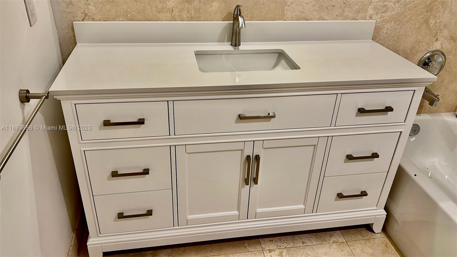 813 Southeast 18th Court Fort Lauderdale, FL 33316 - Photo 33 of 43 a close view of a stove in the kitchen