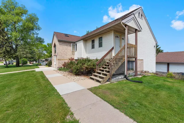 $1,100,000 | 701 Henry Street, Waunakee, WI 53597