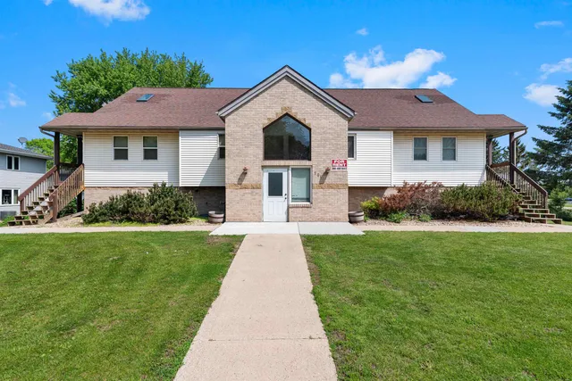 $1,100,000 | 701 Henry Street, Waunakee, WI 53597