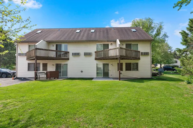 $1,100,000 | 701 Henry Street, Waunakee, WI 53597
