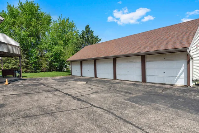 $1,100,000 | 701 Henry Street, Waunakee, WI 53597