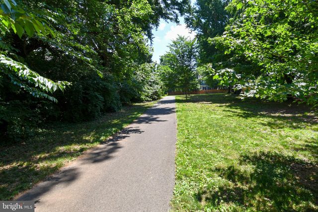 $350,000 | 4720 Chevy Chase Drive, Unit 501, Chevy Chase, MD 20815