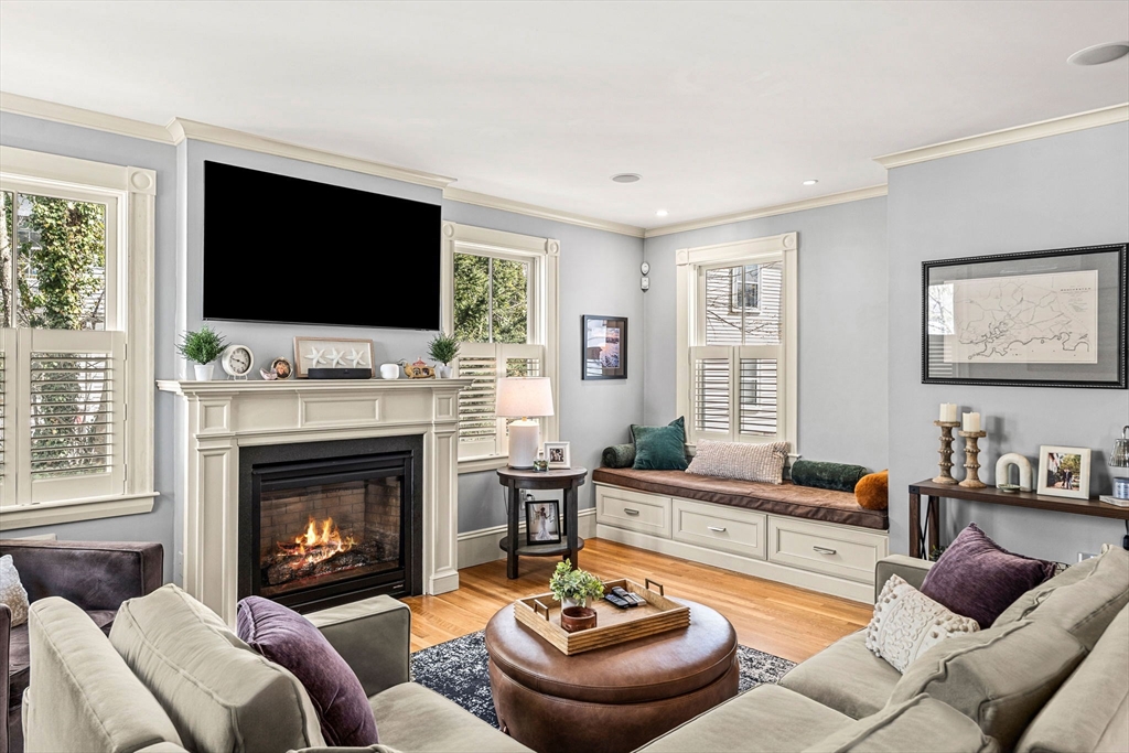 14 North Street Manchester, MA 01944 - Photo 5 of 27