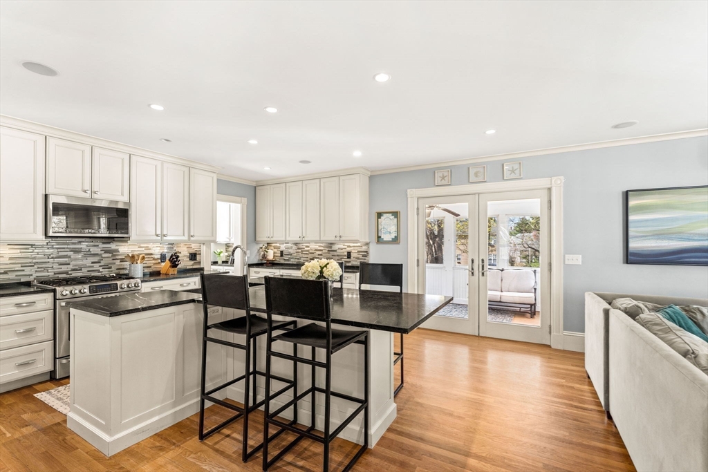 14 North Street Manchester, MA 01944 - Photo 9 of 27
