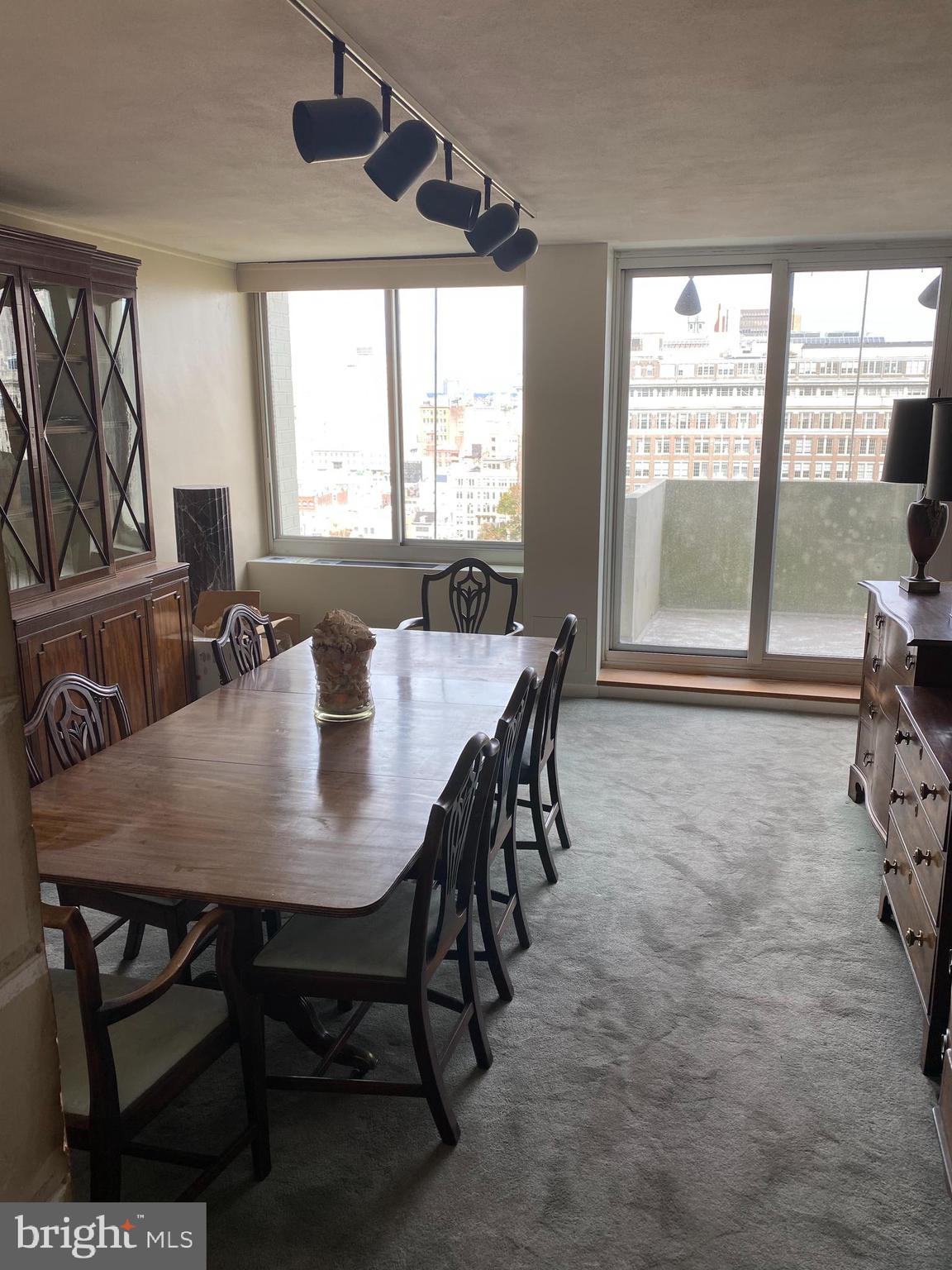 604 South Washington Square, Unit 1712 Philadelphia, PA 19106 - Photo 5 of 12