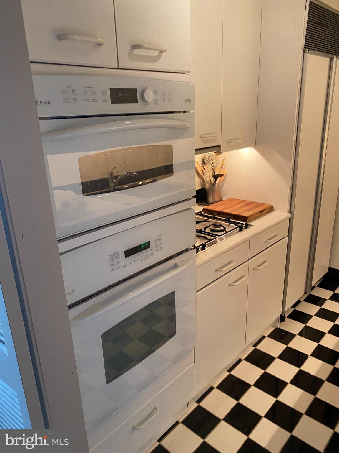 604 South Washington Square, Unit 1712 Philadelphia, PA 19106 - Photo 7 of 12