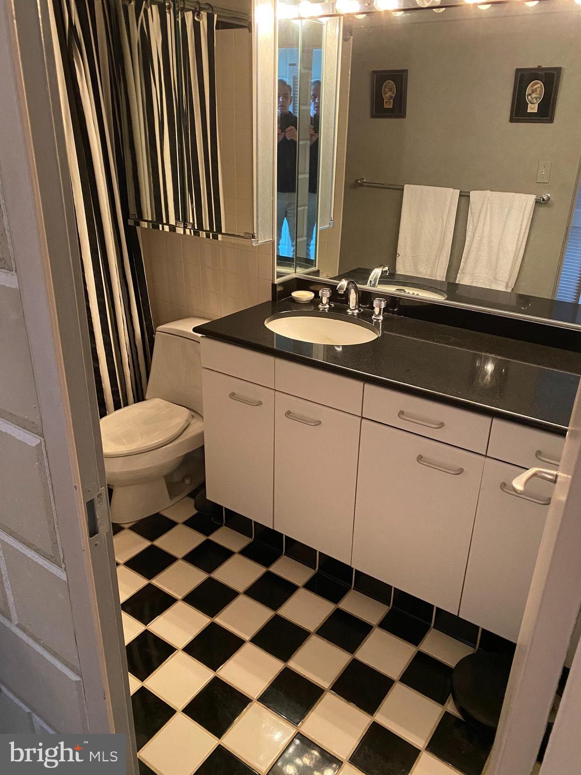 604 South Washington Square, Unit 1712 Philadelphia, PA 19106 - Photo 10 of 12