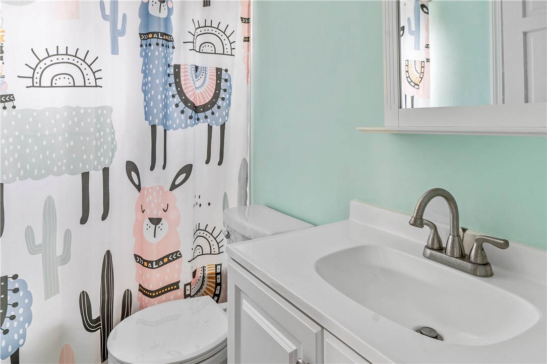 39 Nichols Road North Kingstown, RI 02852 - Photo 8 of 21 Gallery Image 8