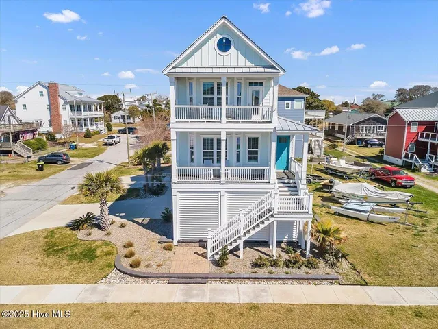 $1,999,800 | 209 South 11th Street, Morehead City, NC 28557
