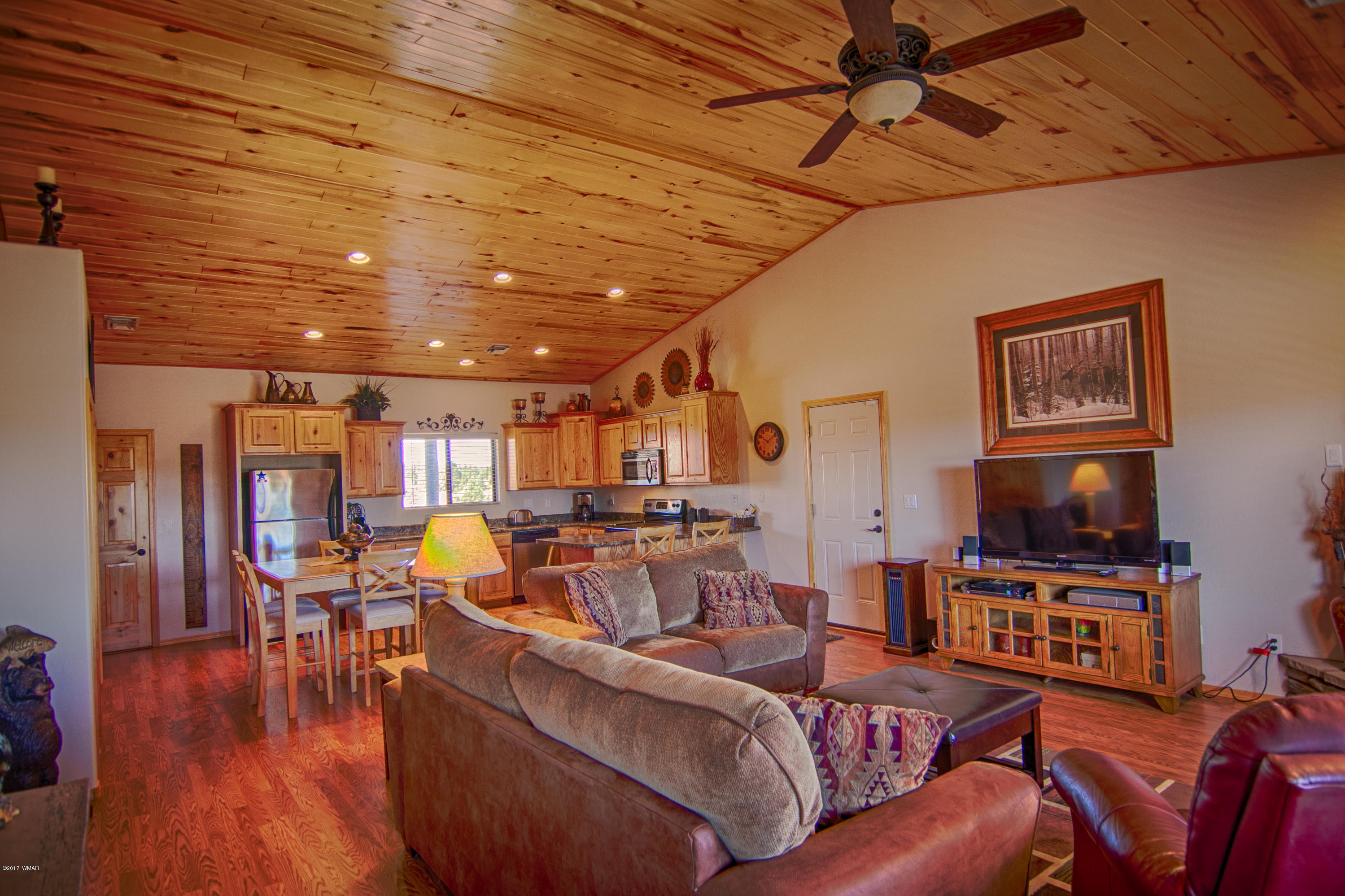 2747 Pineview Court Overgaard, AZ 85933 - Photo 7 of 17