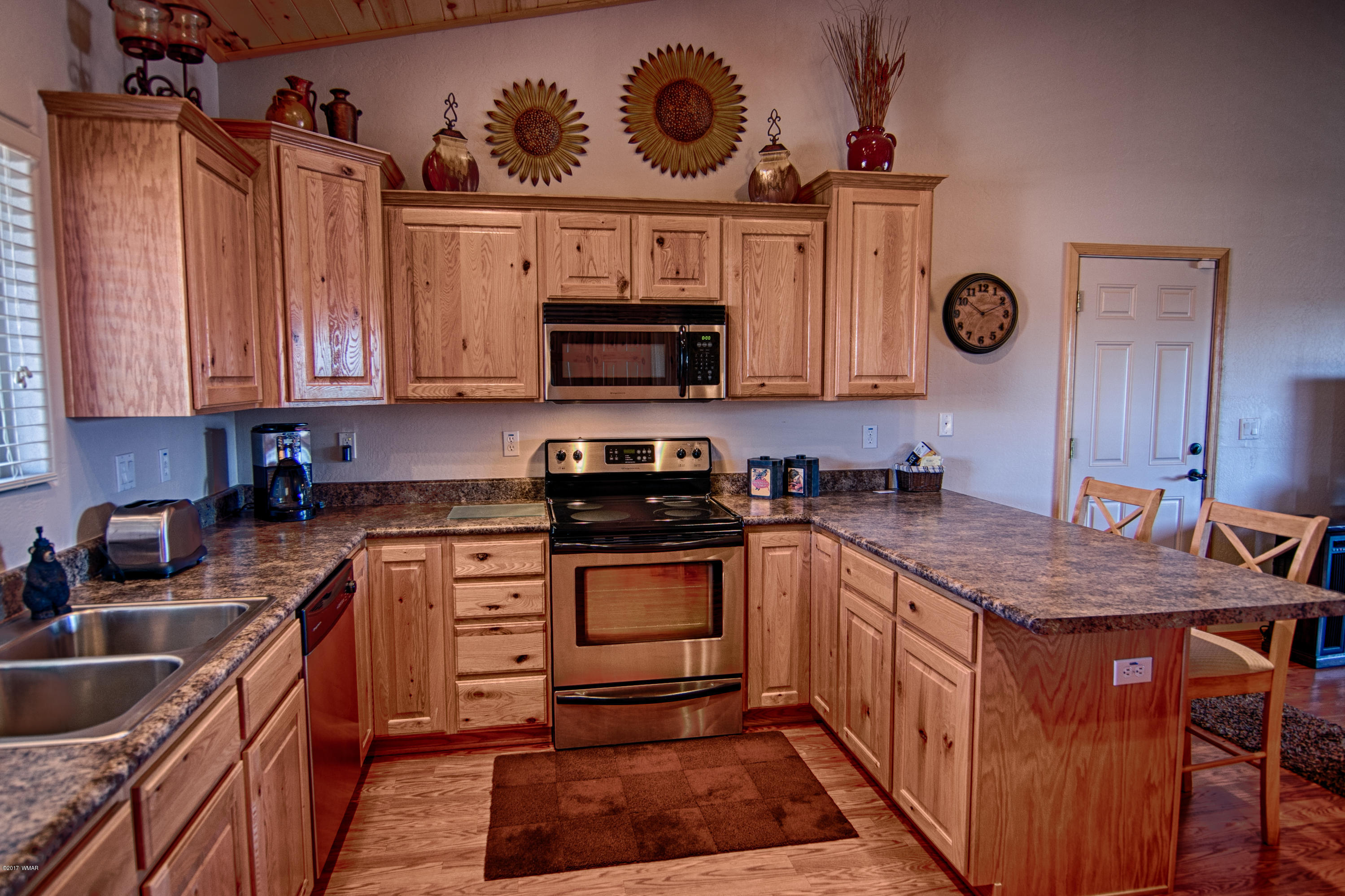 2747 Pineview Court Overgaard, AZ 85933 - Photo 9 of 17