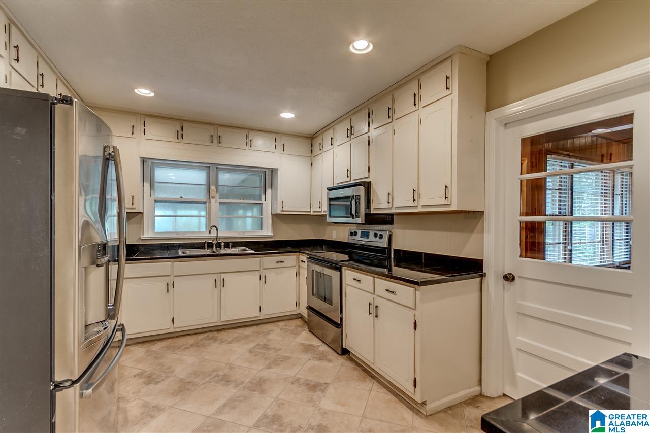 953 Shades Crest Road Birmingham, AL 35226 - Photo 8 of 24 Gallery Image 8