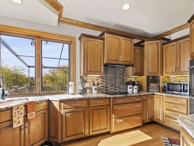 $799,000 | 635 West Pierre Lane, Port Washington, WI 53074