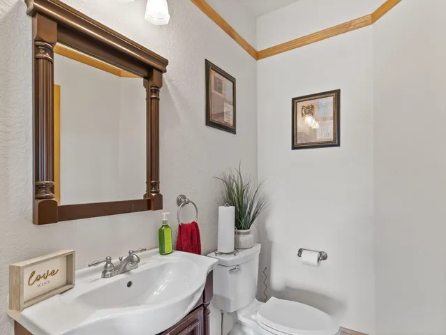 $799,000 | 635 West Pierre Lane, Port Washington, WI 53074