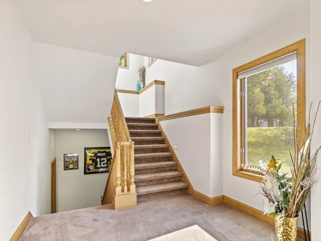 $799,000 | 635 West Pierre Lane, Port Washington, WI 53074