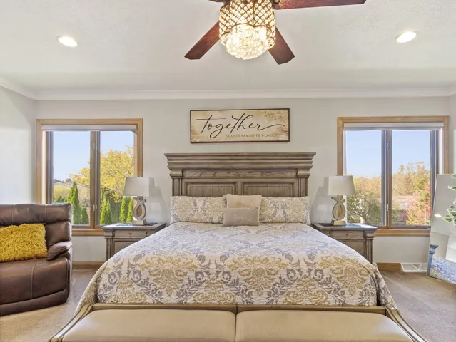 $799,000 | 635 West Pierre Lane, Port Washington, WI 53074