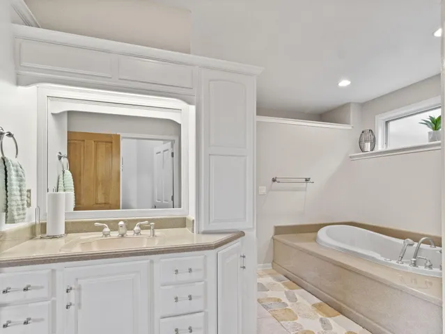 $799,000 | 635 West Pierre Lane, Port Washington, WI 53074