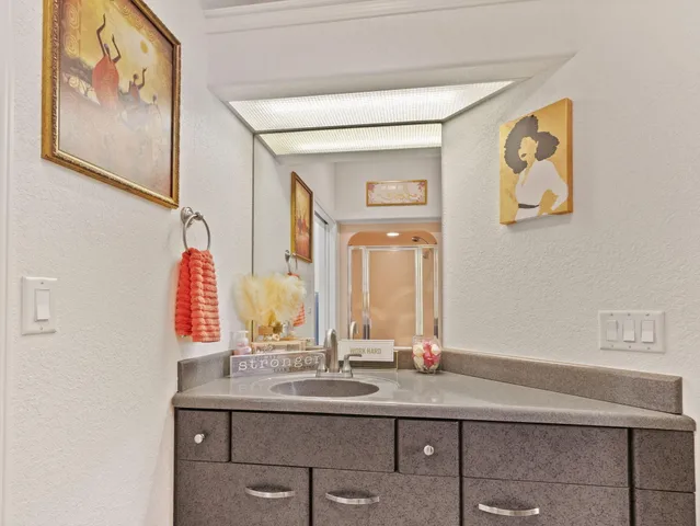 $799,000 | 635 West Pierre Lane, Port Washington, WI 53074