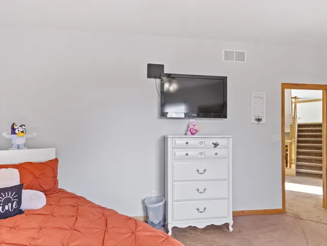 $799,000 | 635 West Pierre Lane, Port Washington, WI 53074