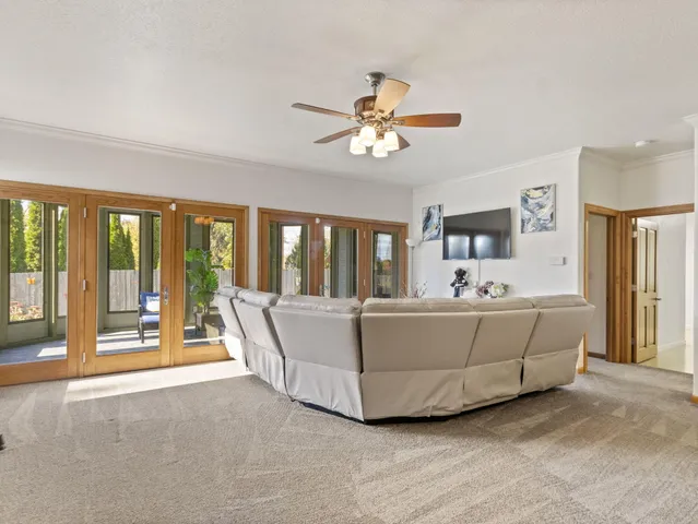 $799,000 | 635 West Pierre Lane, Port Washington, WI 53074