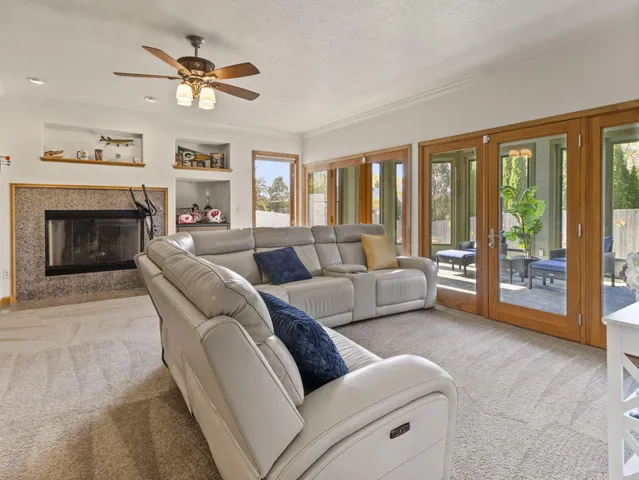 $799,000 | 635 West Pierre Lane, Port Washington, WI 53074