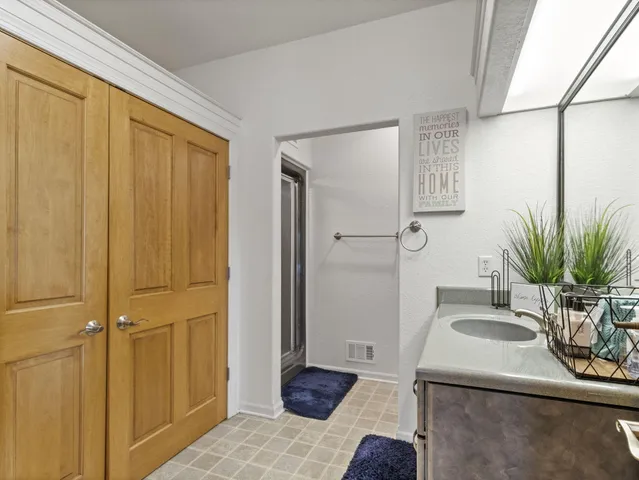 $799,000 | 635 West Pierre Lane, Port Washington, WI 53074