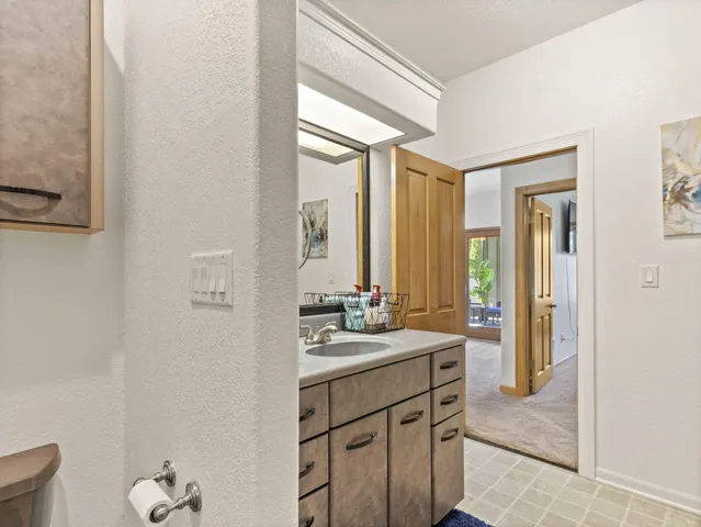 $799,000 | 635 West Pierre Lane, Port Washington, WI 53074