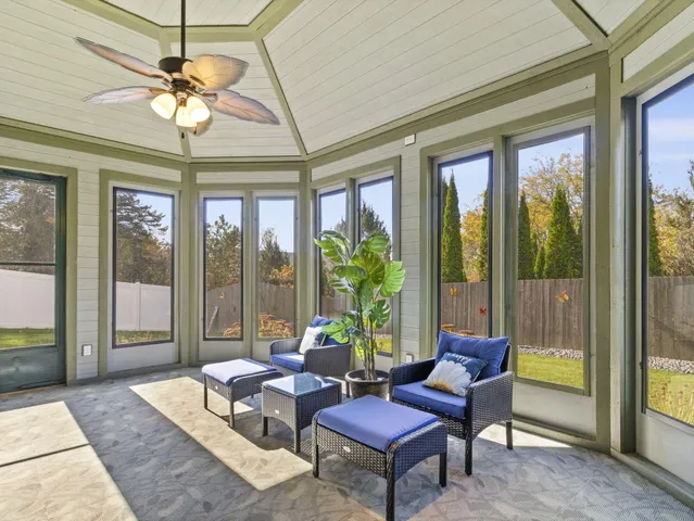 $799,000 | 635 West Pierre Lane, Port Washington, WI 53074