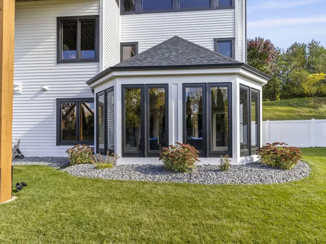 $799,000 | 635 West Pierre Lane, Port Washington, WI 53074