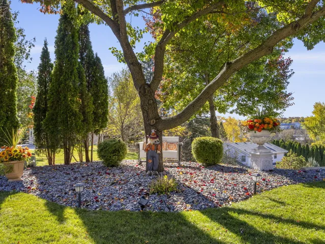 $799,000 | 635 West Pierre Lane, Port Washington, WI 53074