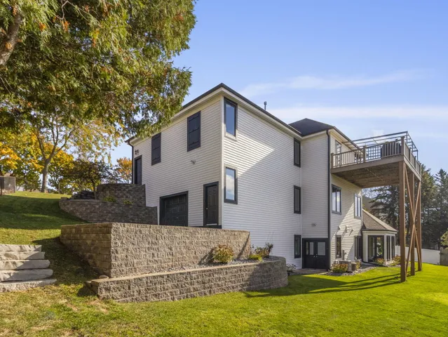 $799,000 | 635 West Pierre Lane, Port Washington, WI 53074