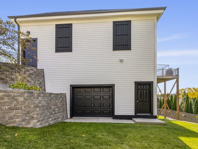 $799,000 | 635 West Pierre Lane, Port Washington, WI 53074