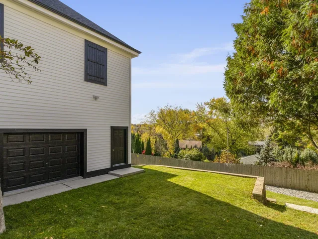 $799,000 | 635 West Pierre Lane, Port Washington, WI 53074