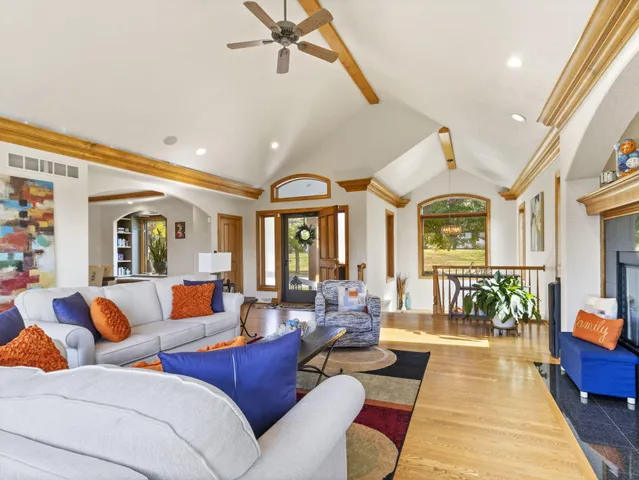 $799,000 | 635 West Pierre Lane, Port Washington, WI 53074