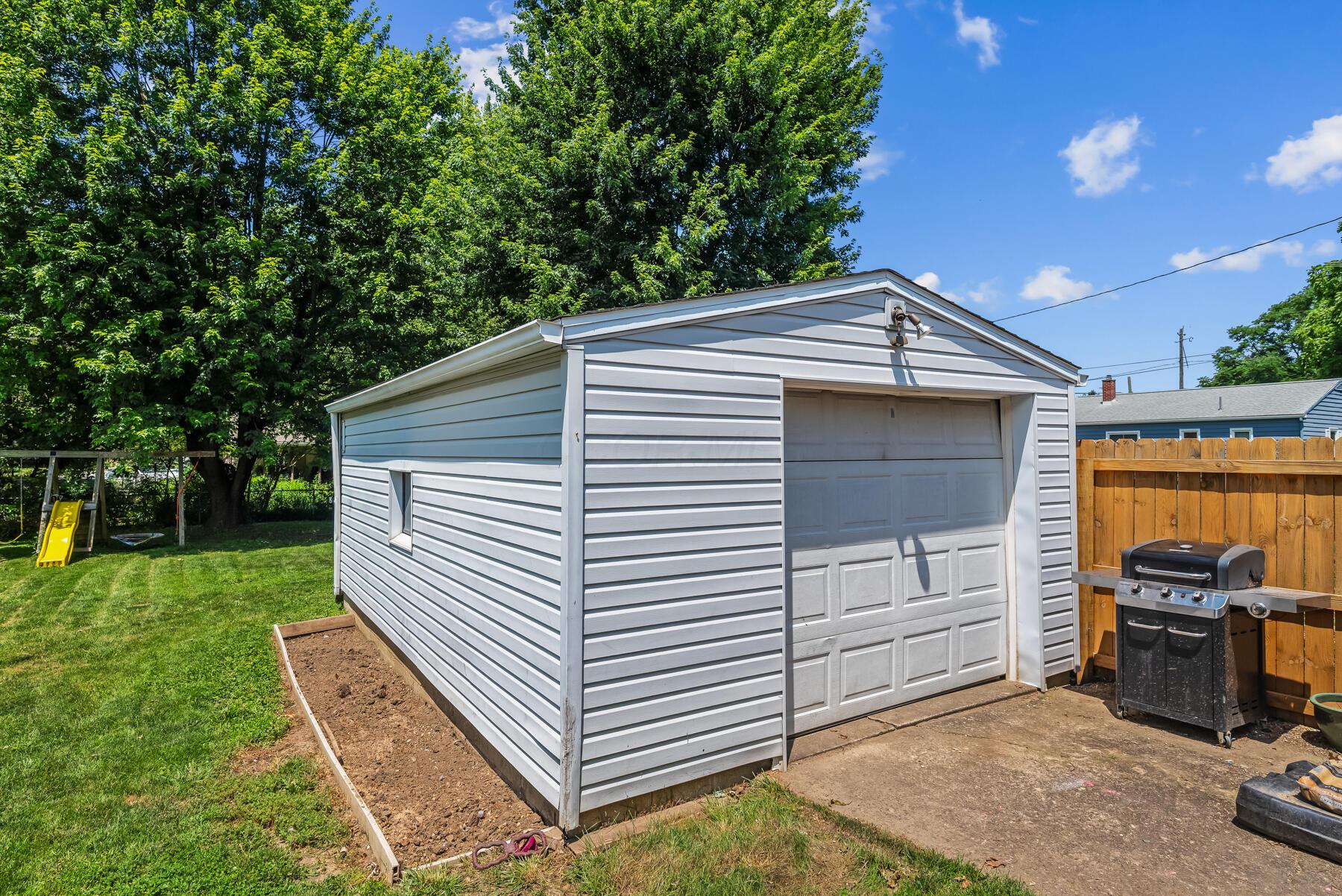 313 Reed Avenue Marion, OH 43302 - Photo 8 of 27 Garage