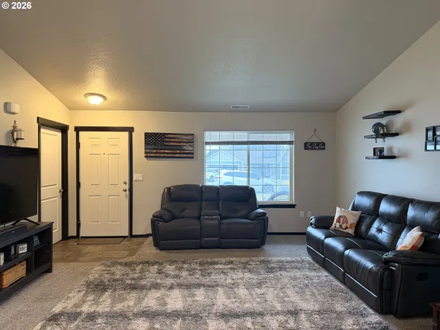 $379,999 | 398 Sparrow Avenue, Umatilla, OR 97882