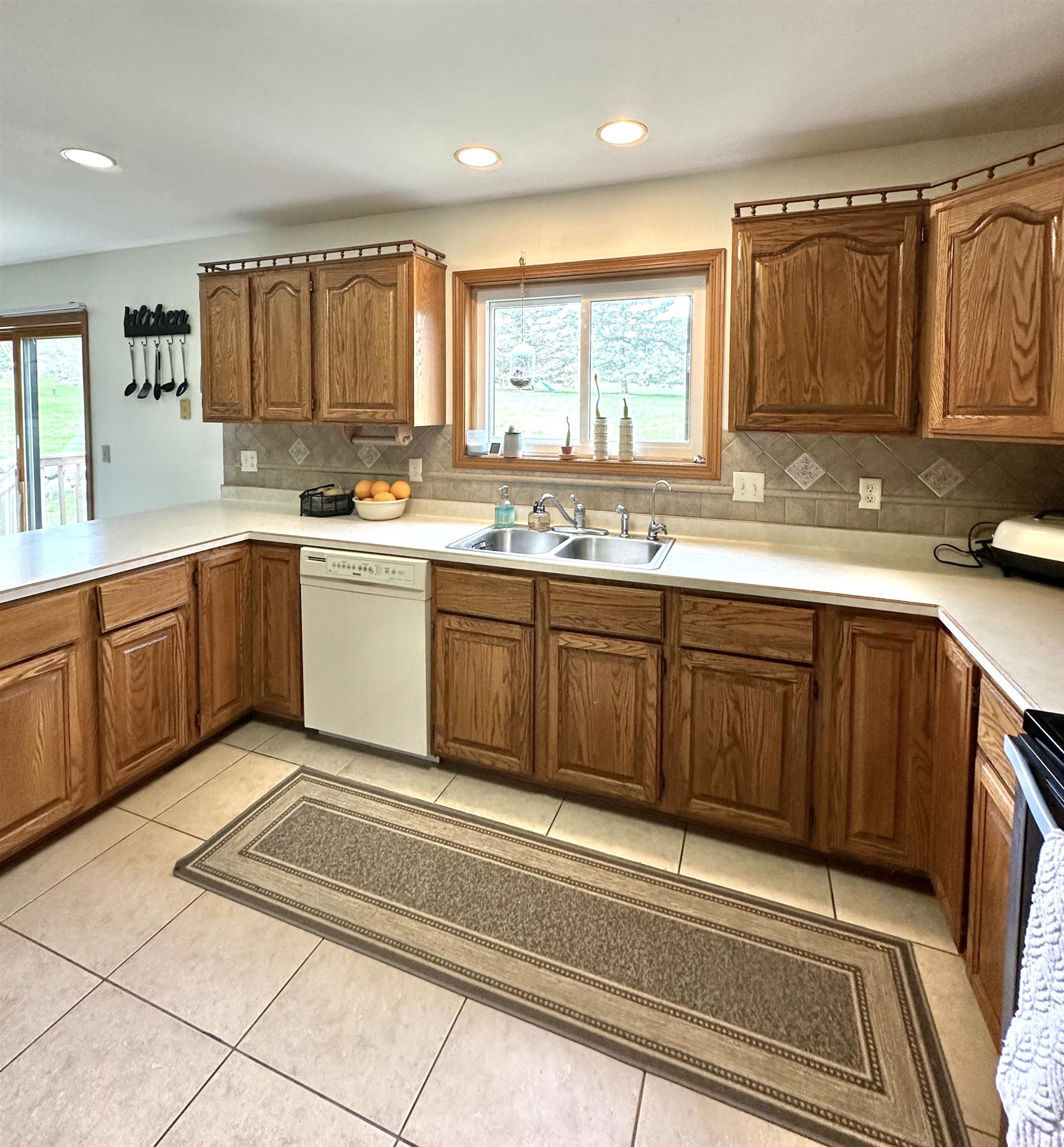 6892 Moon Light Sun Prairie, WI 53590 - Photo 10 of 55