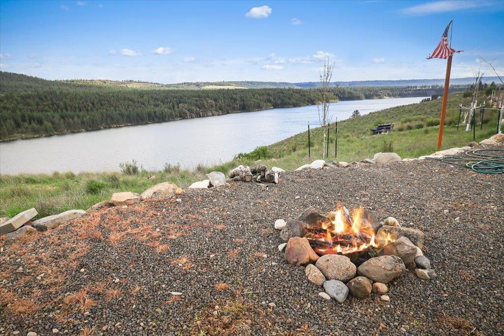 7295 Highway 291 Ford, WA 99013 - Photo 3 of 15