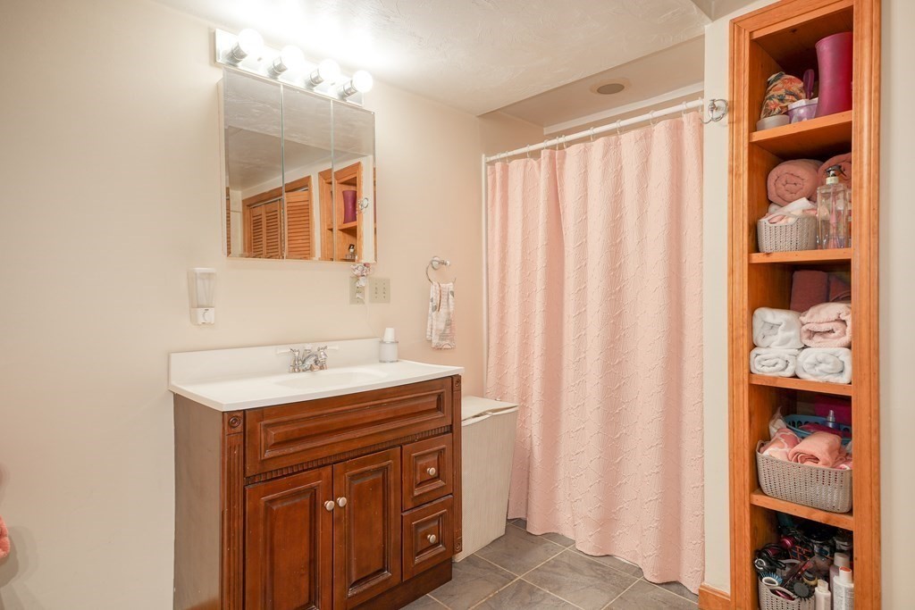 29 Braney Road Millbury, MA 01527 - Photo 24 of 35