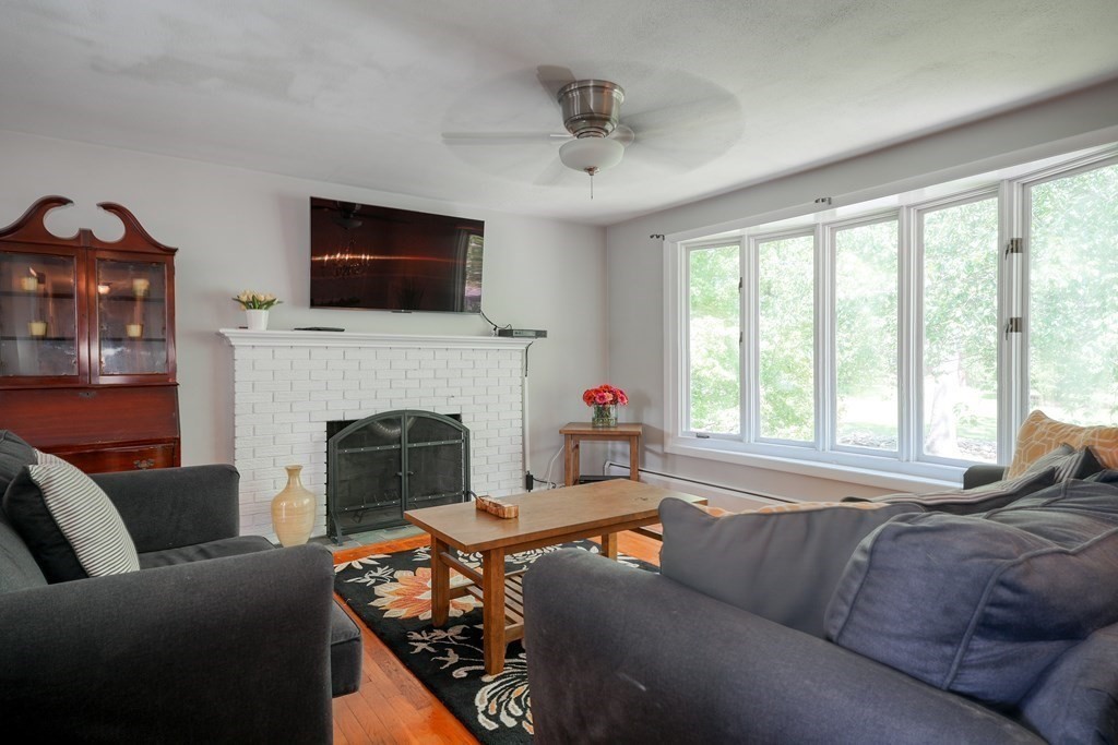 29 Braney Road Millbury, MA 01527 - Photo 6 of 35