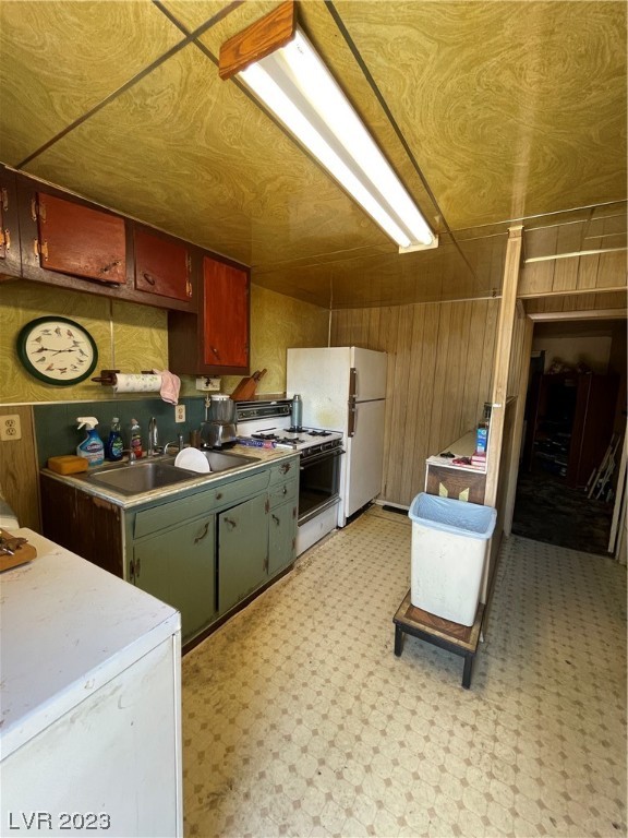 860 Ave C Ely, NV 89301 - Photo 2 of 18