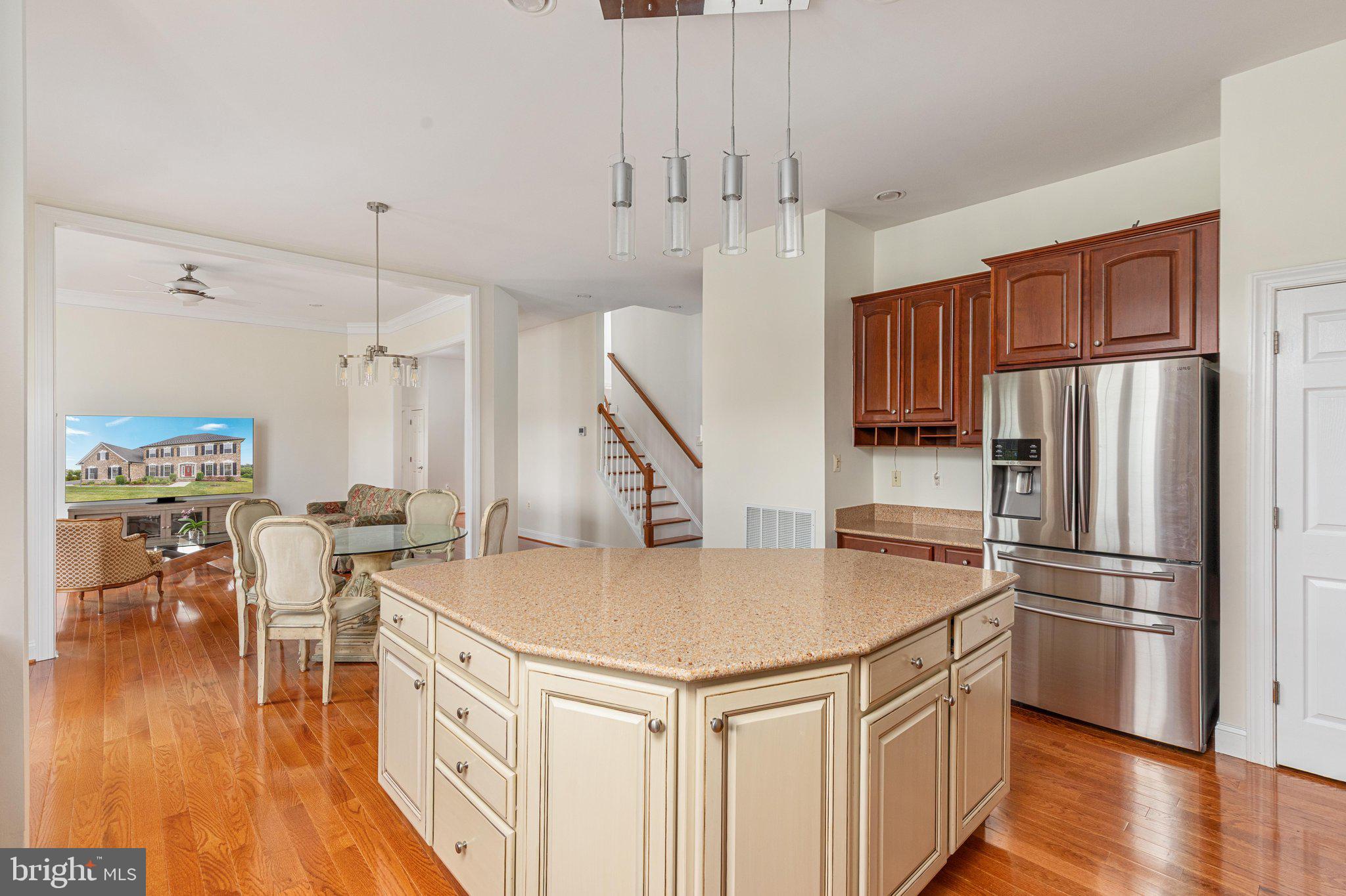 38786 Rambling Farm Drive Hamilton, VA 20158 - Photo 21 of 97 Oversized island!
