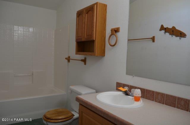 220 West Craig Road Seligman, AZ 86337 - Photo 8 of 12 Master Bath