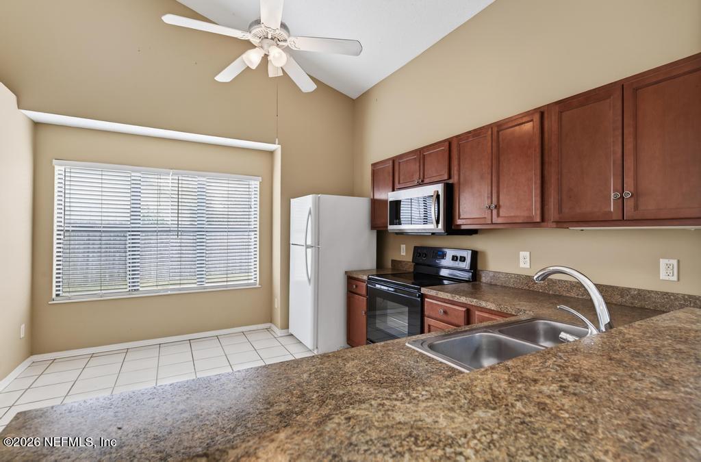 1312 Rushing Drive Orange Park, FL 32065 - Photo 20 of 50 Kitchen