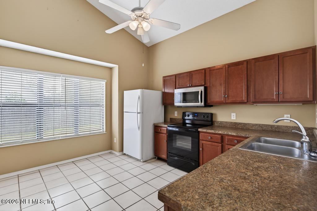 1312 Rushing Drive Orange Park, FL 32065 - Photo 21 of 50 Kitchen