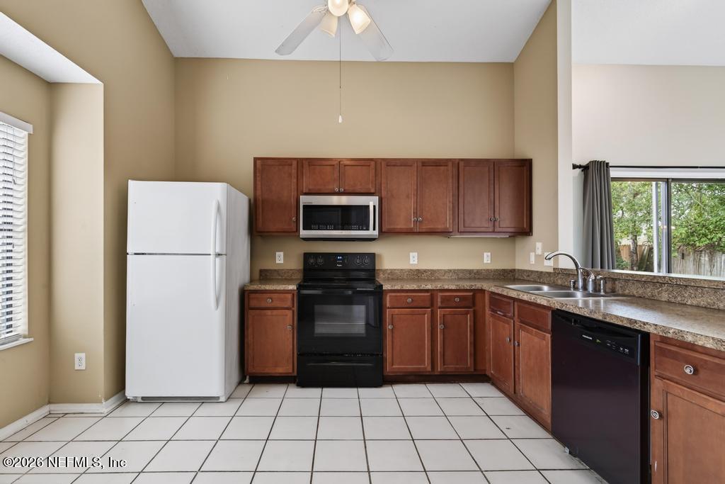 1312 Rushing Drive Orange Park, FL 32065 - Photo 22 of 50 Kitchen