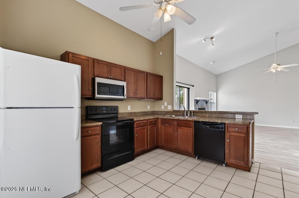 1312 Rushing Drive Orange Park, FL 32065 - Photo 24 of 50 Kitchen