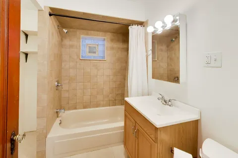 $725,000 | 3427 South Emerald Avenue, Chicago, IL 60616